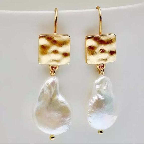 New- Hand made pearls Dangel Earrings, White Pearl drop hook Delicate Earrings - Picture 4 of 6